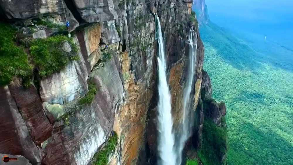 Самый высокий в мире водопад Анхель в Венесуэле съемка с дрона