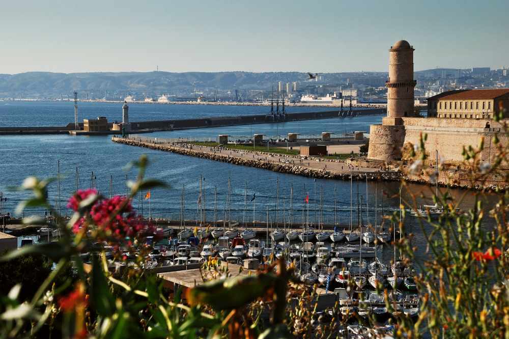 Файл:Марсель, Франция. Старый порт, форт св. Иоана и башня Рене I ...